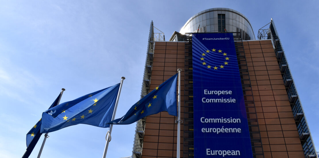 Commissione europea inchioda Meta: Facebook e Instagram progettati per alimentare la dipendenza